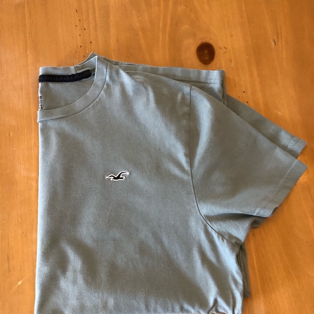 Hollister top